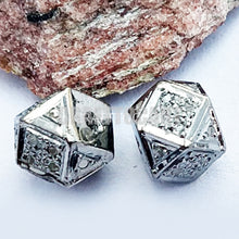 Load image into Gallery viewer, Pave Diamond Cube Beads - CraftToCart
