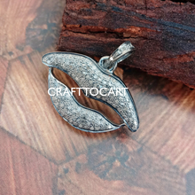 Load image into Gallery viewer, Pave Diamond Lips Charm Pendant, Pave Diamond Jewelry - CraftToCart
