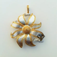 Load image into Gallery viewer, Pave Diamond Jewelry Sunflower Pendant, Two Tone flower Pendant, Antique Pendant - CraftToCart
