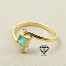 Load image into Gallery viewer, Pave Diamond Emerald Ring, Single Cut Diamond Ring, 925 Sterling Silver Ring
